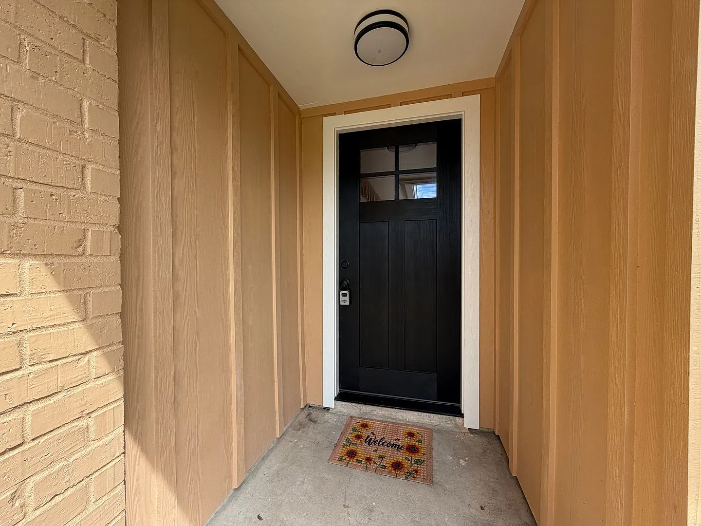 Four Bedroom In Flour Bluff — Photo 2