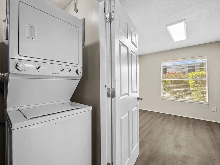 Brookside Apartments — Photo 17