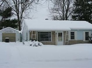 104 Buckeye St, Three Oaks, MI 49128