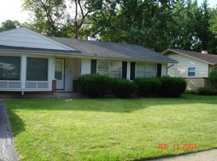 53 Ridgewood Rd, Elk Grove Village, IL 60007