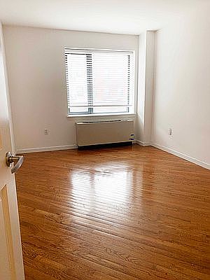 5th image of 401 W 22nd St APT 4G