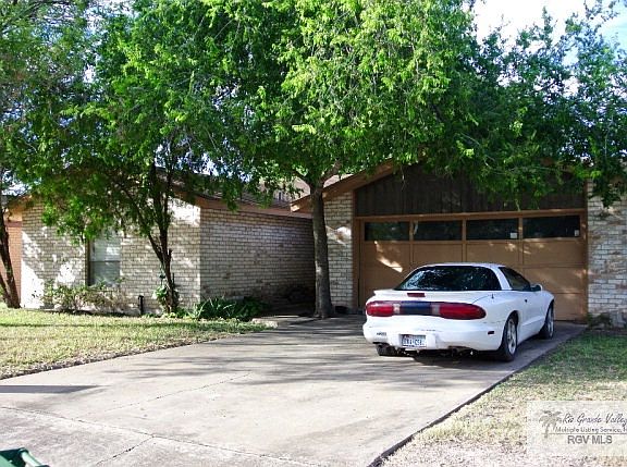 3rd image of 185 Honey Bee Ln