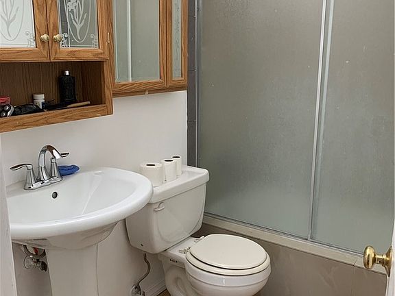 4th image of 27071 Evelyn Way