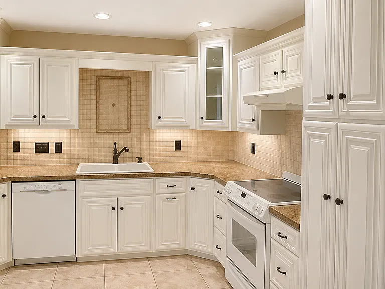 16116 Arbor Ct — Photo 3
