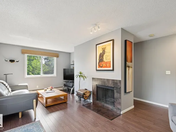 10838 108th St NW #303, Edmonton, AB T5H 3A6
