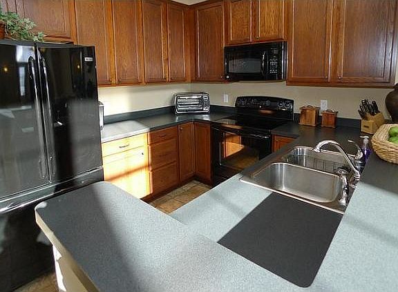 3rd image of 1246 Hometown Ave