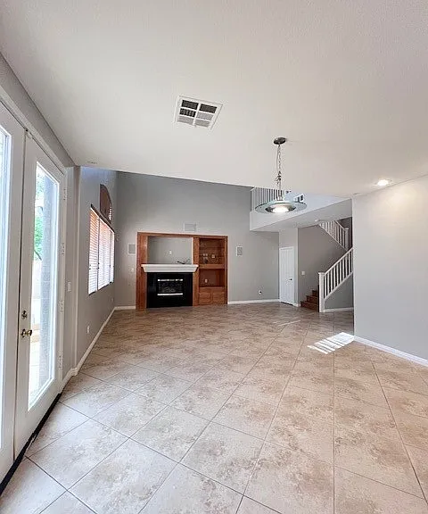 568 Sierra Morena St — Photo 5