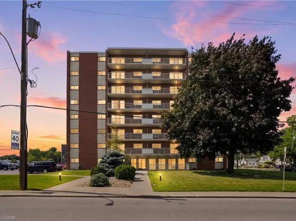 8 Woodman Dr S #208, Hamilton, ON L8K 4C9