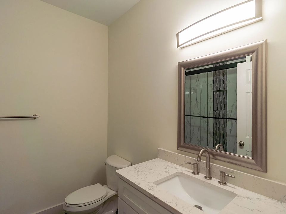 1st image of 3 Ramona Ln