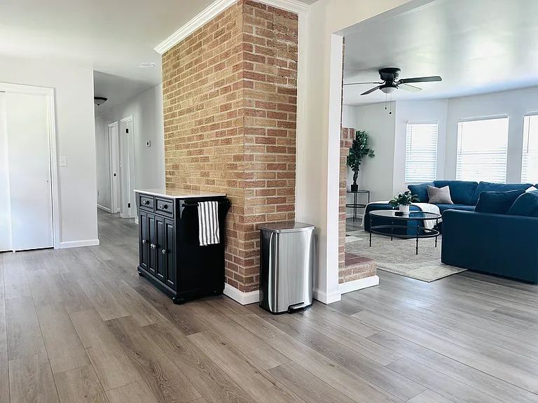 2041 Linwood Cir — Photo 9