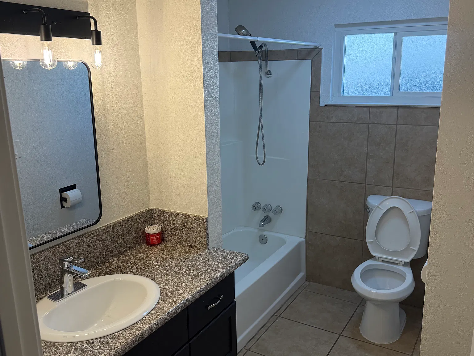 4 bed, 1216 sqft, $3,000 — Photo 3