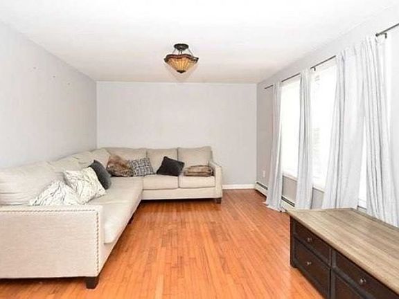 2nd image of 47 N Lakeside Dr