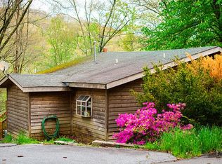 212 Old Turnpike Rd E, Banner Elk, NC 28604