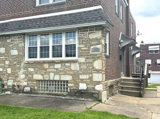 8137 Farnsworth St, Philadelphia, PA 19152