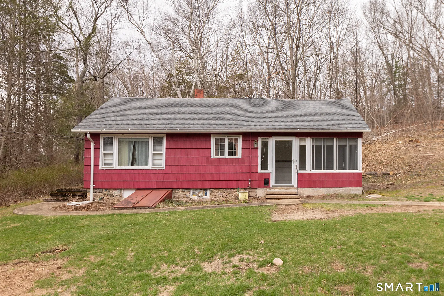 60 Chestnut Lane photo 1