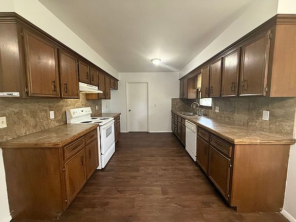 5th image of 2561 S Ferguson Ave