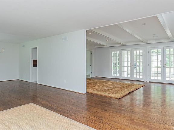 4th image of 3501 Lansdowne Dr