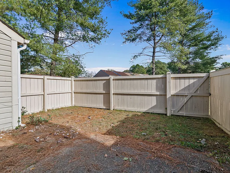 528 Chanticlar Ct — Photo 19