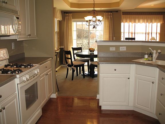 5th image of 101 Taft Ln