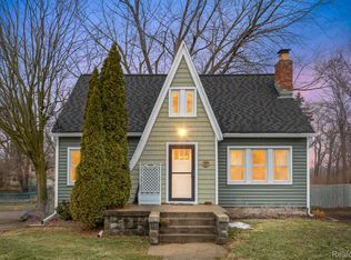 1260 Desiax Ave, Bloomfield Hills, MI 48302
