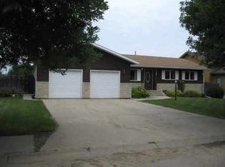 1308 14th Ave SW, Minot, ND 58701