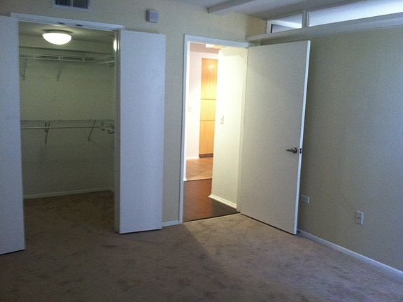Walk in closet