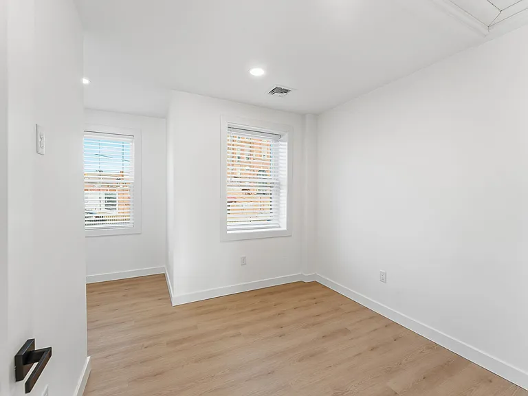 210 Weeden St #9 — Photo 18