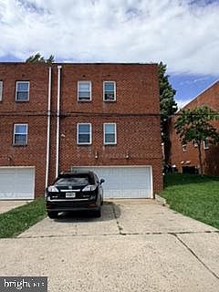 2nd image of 8907 Alton St