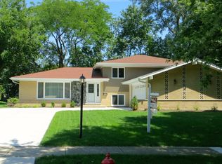 18W182 73rd St, Darien, IL
