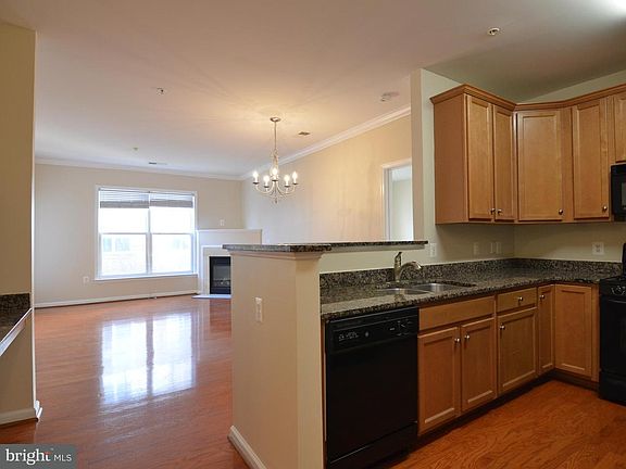 2nd image of 3850 Lightfoot St Unit 255