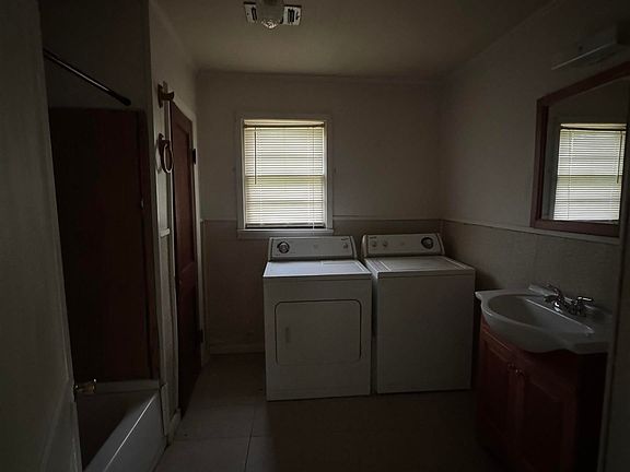 5th image of 407 Martin Luther King Dr