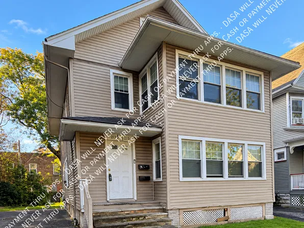 215 Selye Ter, Rochester, NY 14613