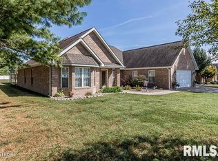 1601 S Dallas Ln, Marion, IL 62959