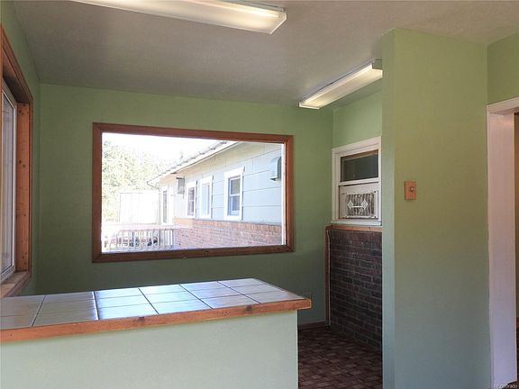 3rd image of 13028 Parker Ave