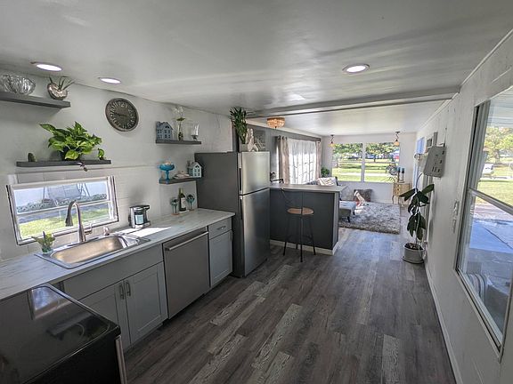 5th image of 7230 4th St N #2404