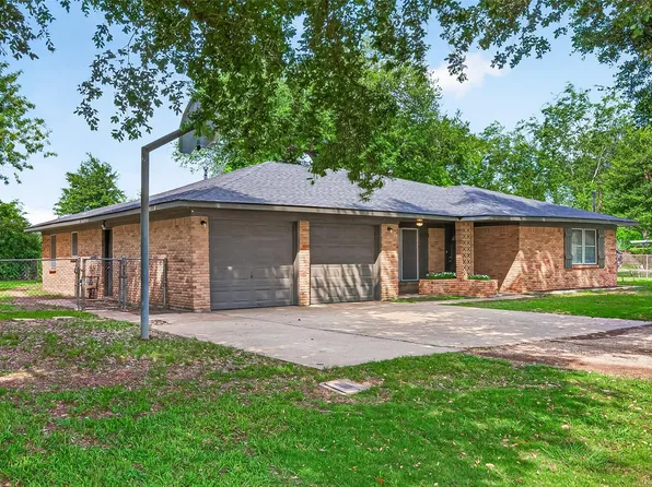 9219 Kostelnik St, Needville, TX 77461
