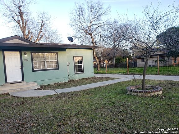 3rd image of 2706 Irwin Dr