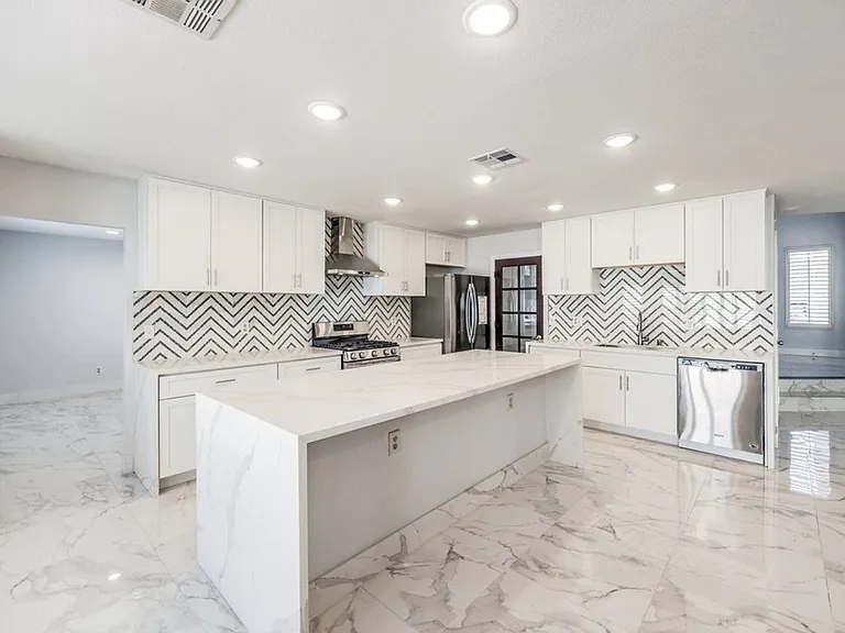 3743 Lone Mesa Dr — Photo 10