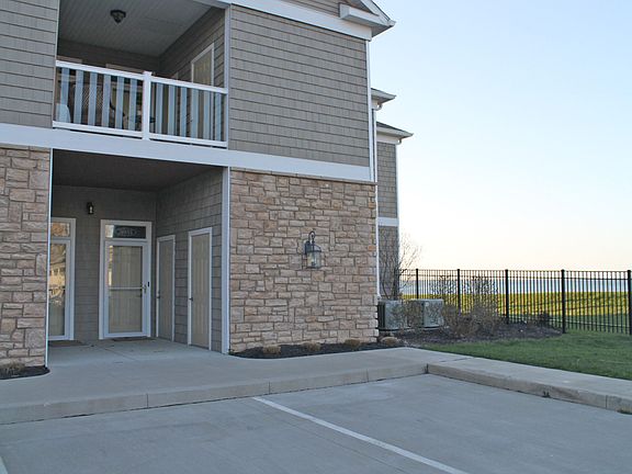2nd image of 3041 N Beach Towne Ct