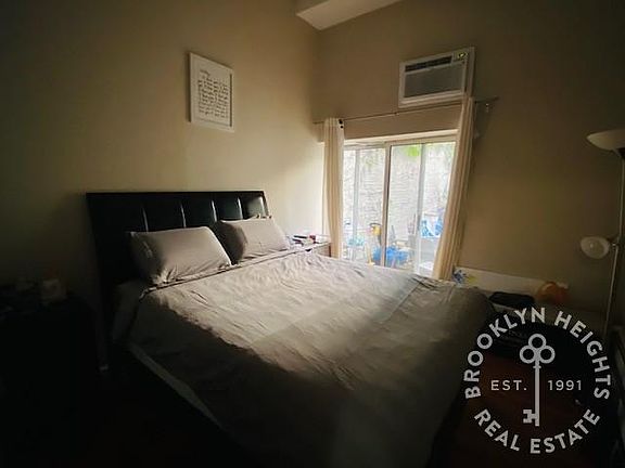 5th image of 371 Pacific St #1