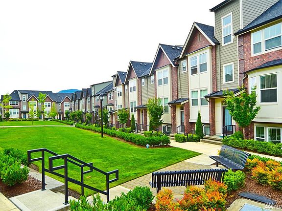 5th image of 1341 Greenwich Walk NE #28.1