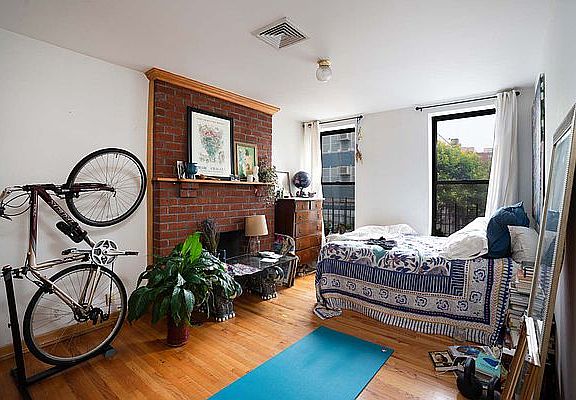 2nd image of 2284 2nd Ave APT 3B