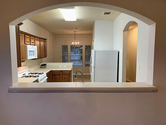 3rd image of 285 Dark Horse Ln