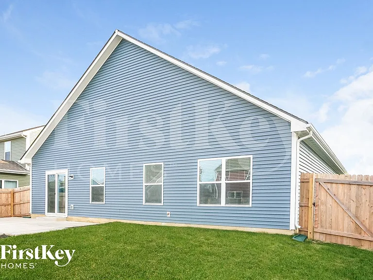 6612 Laurelwood Dr — Photo 15