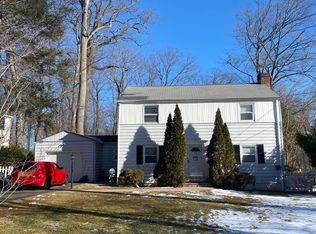 44 Richbell Rd, White Plains, NY 10605