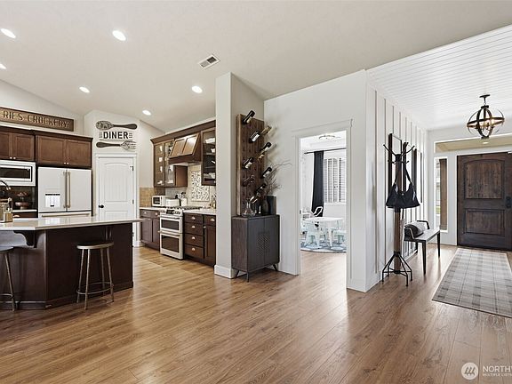 4th image of 4206 Palmyra Drive