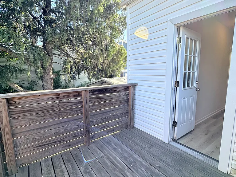 411 Sapphire Way — Photo 21