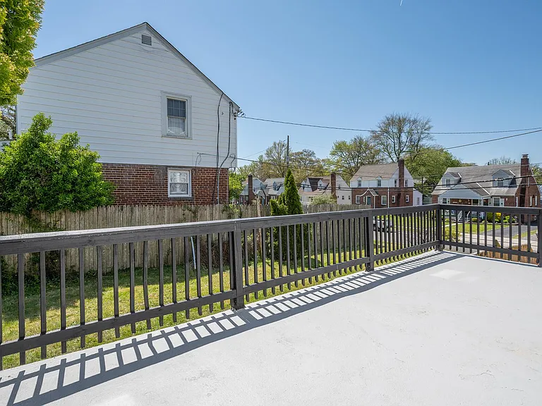 4201 E West Hwy — Photo 35