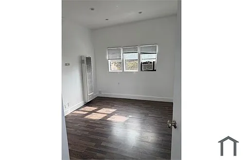 1213 Gordon St Photo 1