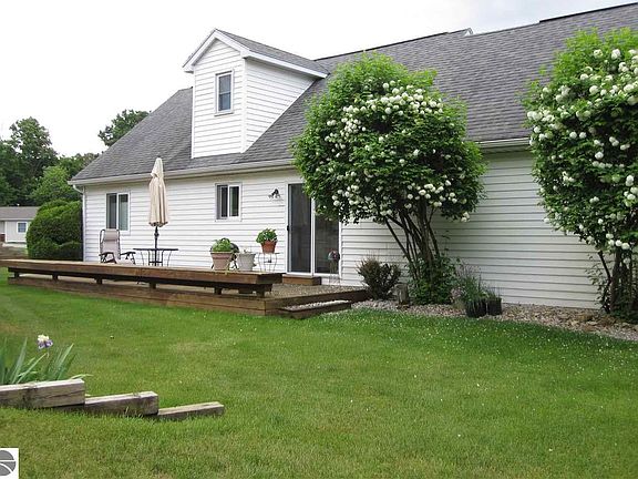 2nd image of 4057 Foxcraft Dr